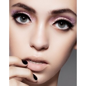 Don't overdo your lips if you do your eyes:Teen girls who wear heavy eye make up and dark lipsticks look clownish. If you don’t want to fall in the same category, don’t overdo your lips if you do your eyes and vice versa. If you like to apply heavy mascara or eyeliner, do not go for dark lipsticks.