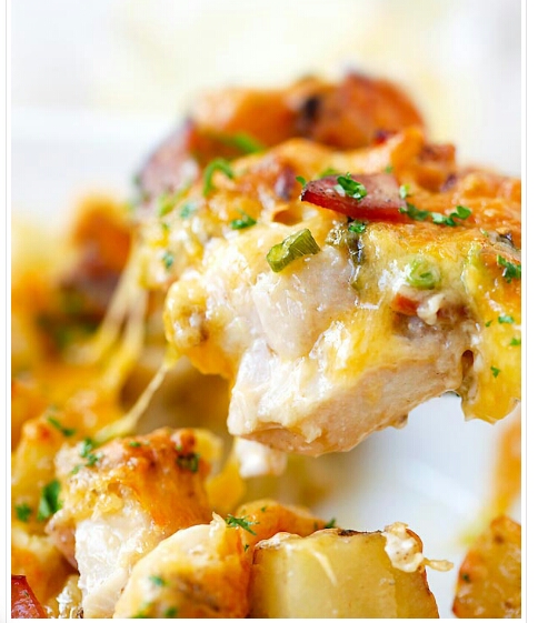 BAKED CHICKEN & POTATOE CASSEROLE:loaded vid tons of cheese n cream yum
