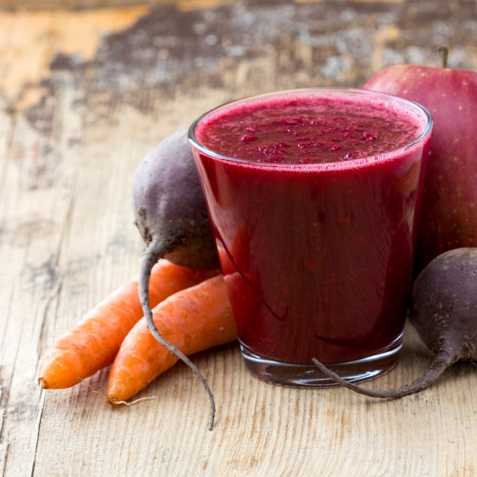 Carrot beat smoothie
1 carrot (peeled and sliced)
1 beat (peeled and sliced)
1/2 a cup of red grapes
1 clementine (peeled)
1/2 a cup of green tea
1 slice of ginger (peeled and about the size of a quarter)