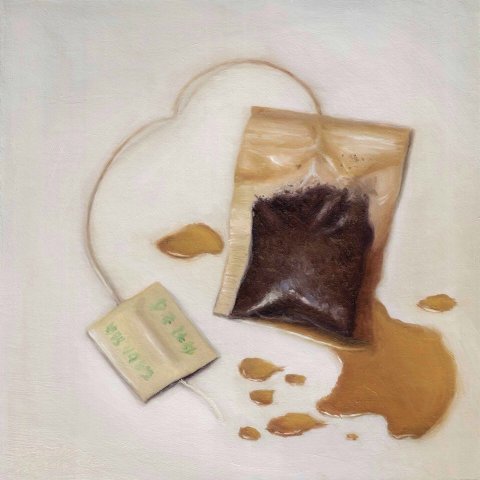 a bag of tea removes excess oilyness in your face....