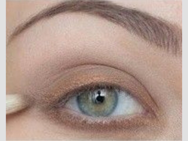 How To: Perfect For Green And Blue Eyes