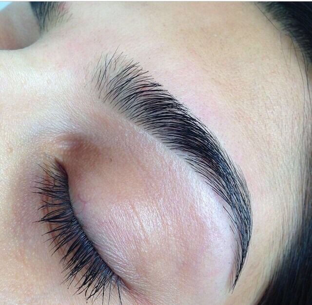 Separate the egg yolk and egg white and mix the oils and aloe vera with the yolk, apply the mixture to eyebrows and leave it on for 15-25 minutes and wash it off with cold water. Apply twice a day.