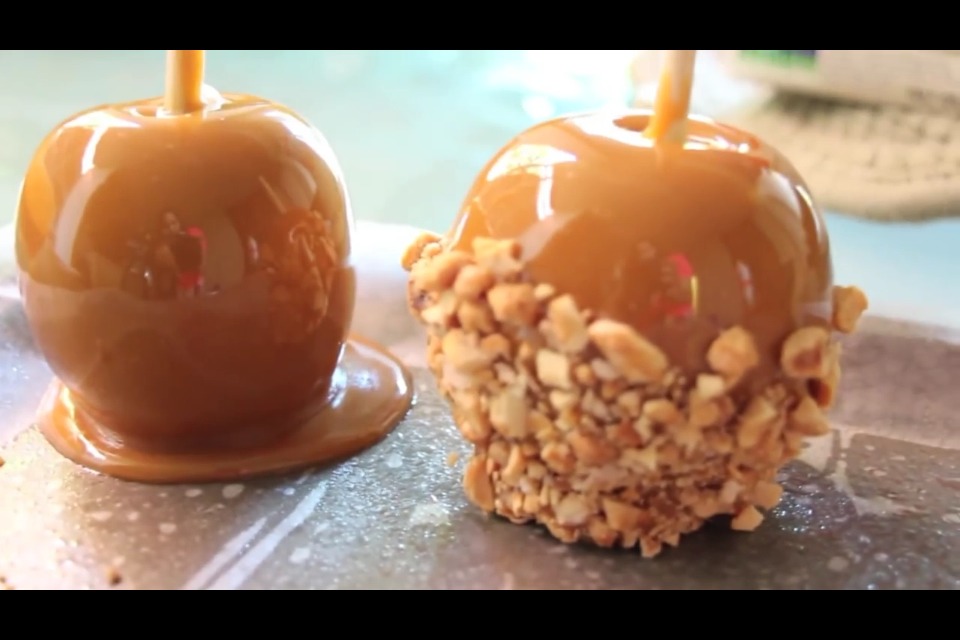 Candy/Chocolate/Caramel Apples! 🍎🍫