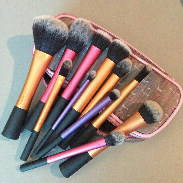 https://realtechniques.com/shop-collection