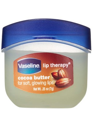 Gives lips a subtle luminous effect. 