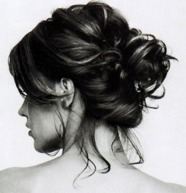 Try To Keep Your Hair Out Of Your Face. Hair Has Natural Oils That Can Build Up On Your Skin If You Frequently Wear Hairstyles That Leave Hair Falling Into Your Face.