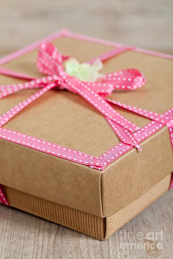 She will LOVE this present! And it's so cheap but it looks very expensive! 