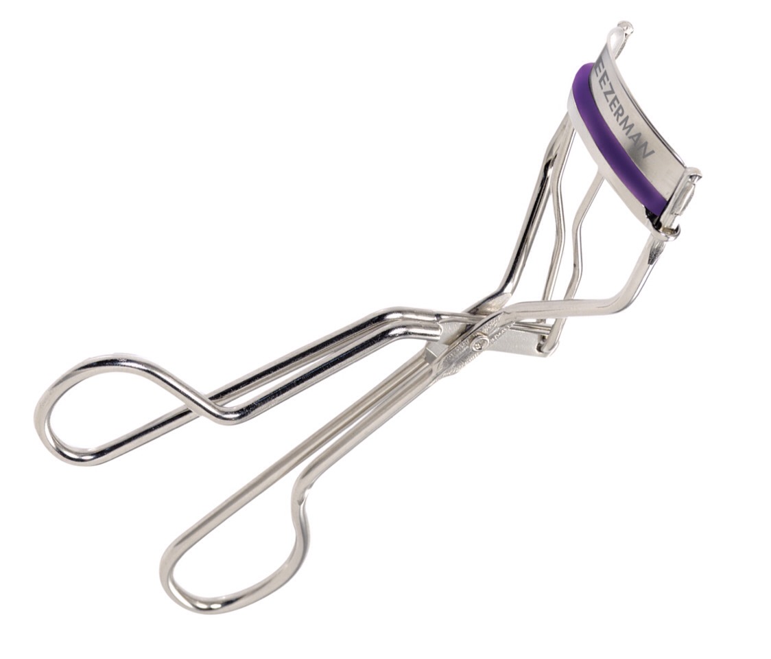 Heat lash curlers with a hair dryer for 5-8 seconds for curlier lashes.