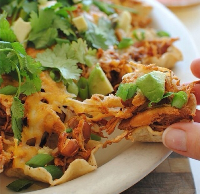 Slow cooker chicken nachos! Makes 4