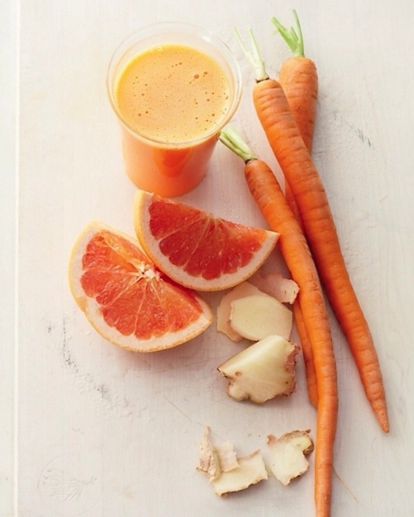 Try new flavours
One tip when making detox drinks is to never use the same ingredients over and over. For one, it gets boring, and number two, it’s good for your body to get in a variety of nutrition. Rotate your greens, herbs, spices, and your citrus sources.