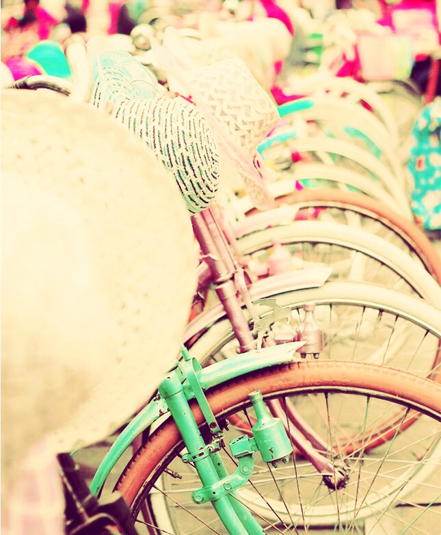 5.Are you up for making this the most epic of all egg hunts? Youu could spread things out far and wide. Decorate your bikes like Easter eggs, give them cute, colorful hats as party favors & let the hunt begin! Your hunt is sure to be the most badass hunt out there. I promise. (via Regina Tiatira)