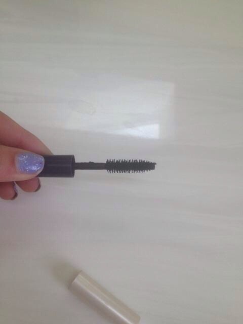 Finish off your look with applying a small mascara brush to your bottom lashes 👌😊