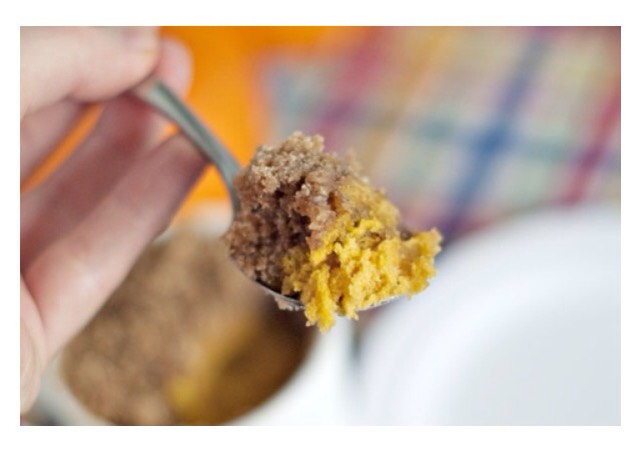 2-Minute Pumpkin Coffee Cake in a Mug