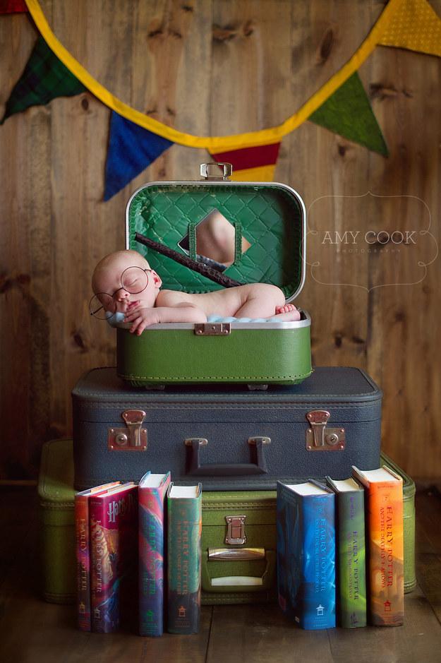 Newborns First Photo Shoot Ideas!!!!!!!!!!!!!!Really Cute!!!!!!!!!!!