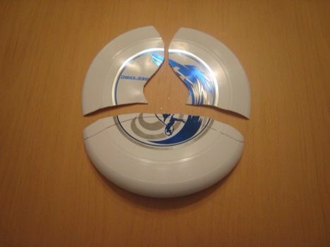 Step 2: Mega Man's Helmet (Cut/Shape Frisbee)

Tools;

•Hot Glue Gun
•Heavy Duty Scissors
•Marker
•Materials:
•Bike Helmet
•Frisbee
•Hot Glue Sticks


