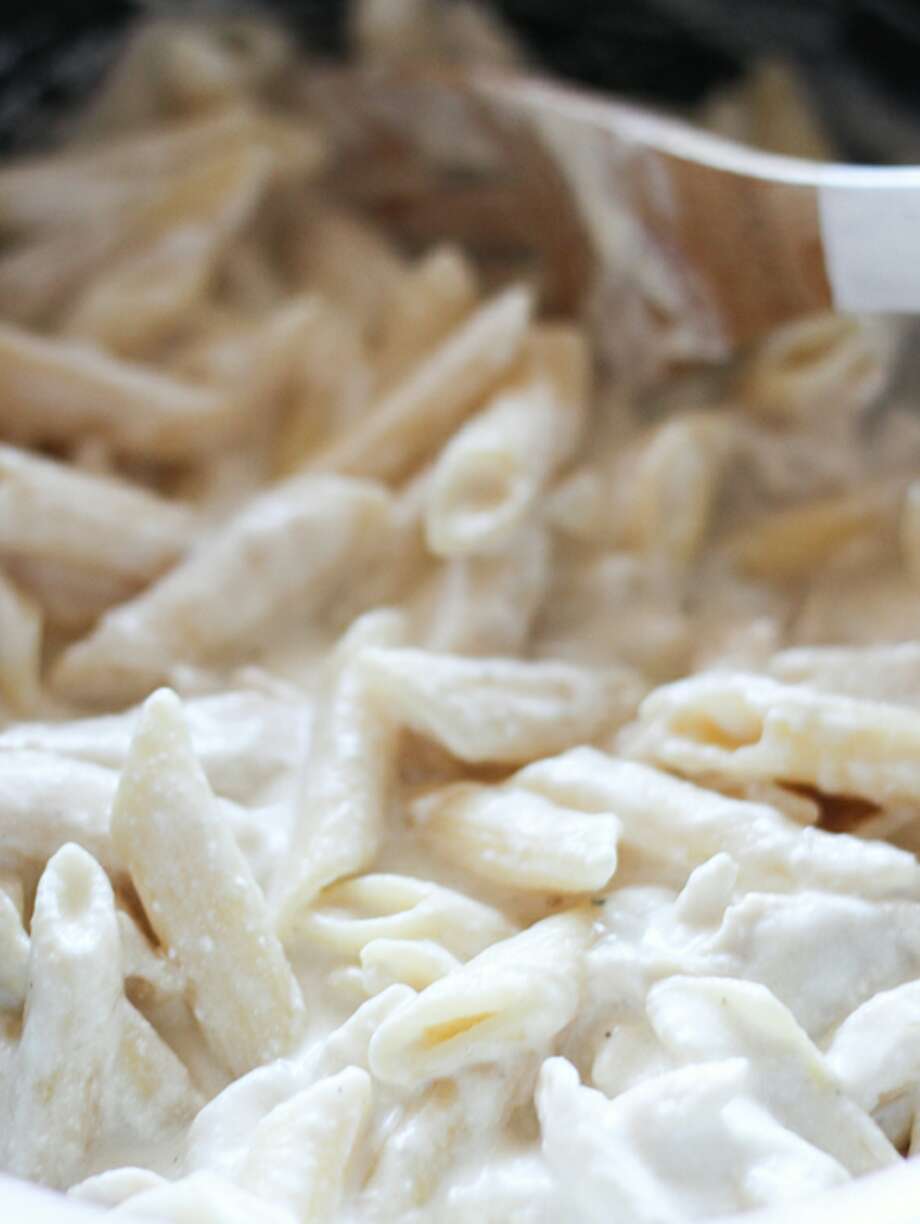 Slow Cooker Chicken Alfredo!! So Good!
