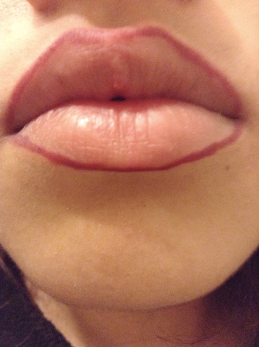 How To Plump Your Lips In 6 Simple Steps👄