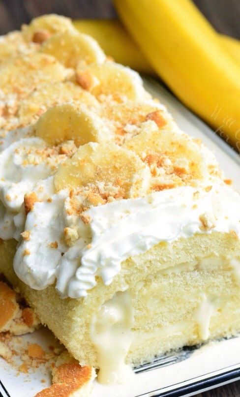 Banana pudding cake roll 