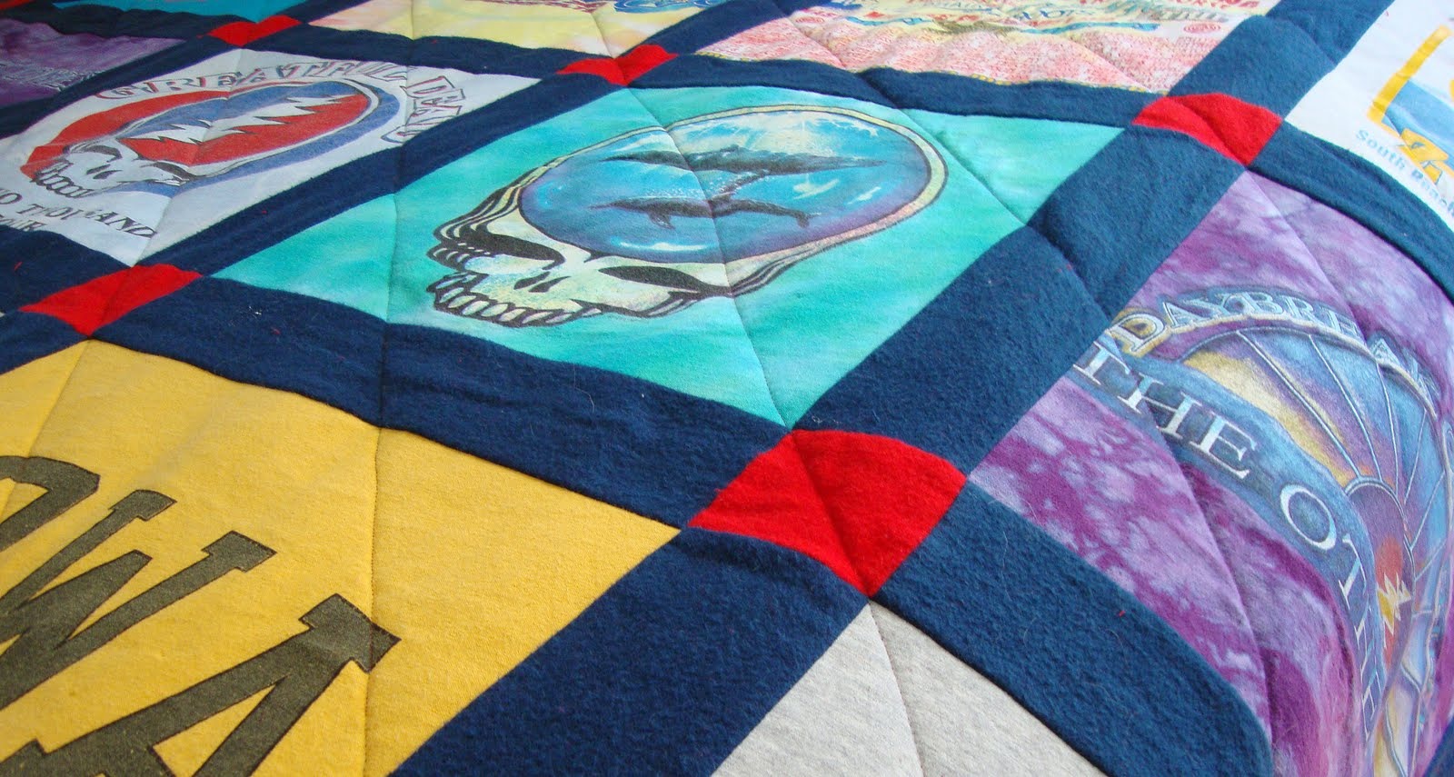 Cool And Simple Project Ideas To Reuse Those Old Band Shirrs 