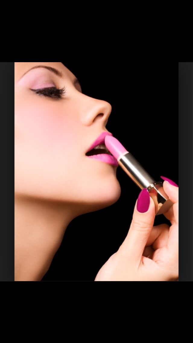 Apply your lipstick of any colour.