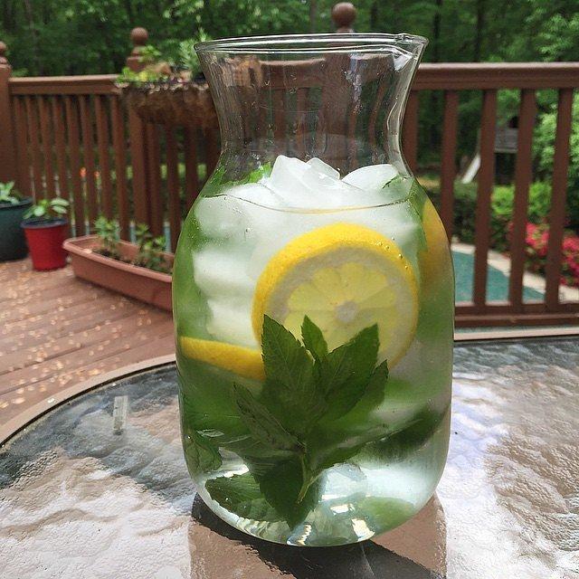 Lemon and Mint
Think of it like lemonade minus refined sugar. Pitcher-perfect water with lemon and mint is a refreshing drink that's packed with health benefits. 