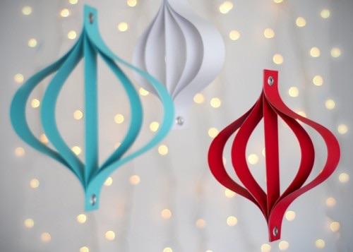 Fun and easy holiday ornaments. 