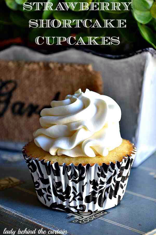 🍰🍰Strawberry Shortcake Cupcakes Recipe🍰🍰