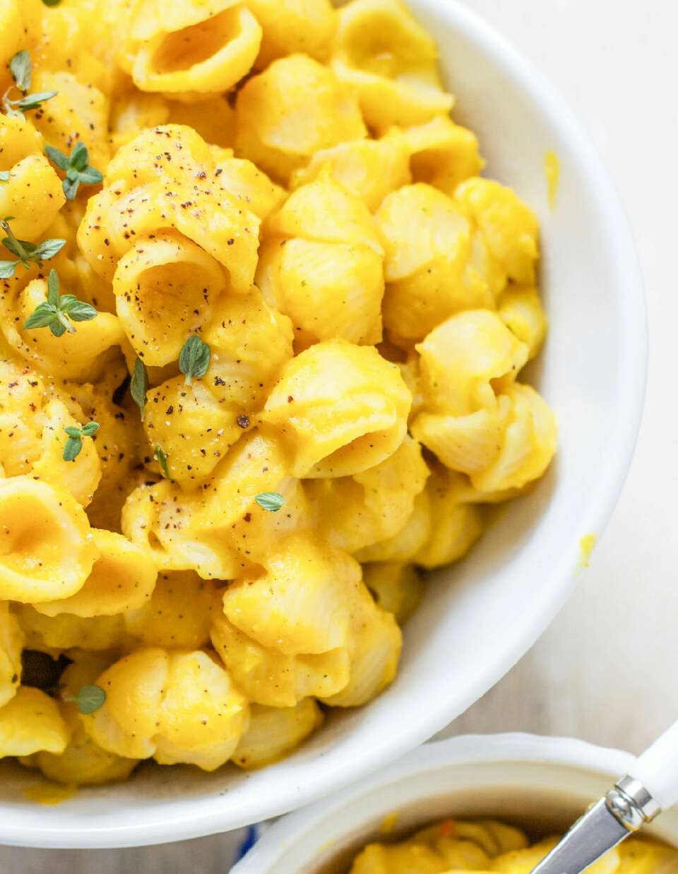No cream or butter, the squash makes it nice and healthy! 🙌