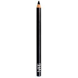 Now I suggest a pencil because gel and liquid do not give you the look you are going for because you want to smudge the black with your red ☺️