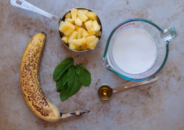 pineapple, mint and banana smoothie🍹