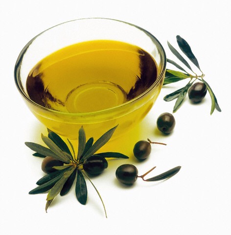 Mix some honey and egg yolk in olive oil and blend them all together. Now apply it on your face and leave it for 10-15 minutes before you wash it off with lukewarm water. This will help get back the moisture in your skin and also get rid of the impurities