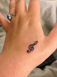 Now choose the design you want and where you want it... Make sure you choose carefully because the Tattoo will last about a month.📅