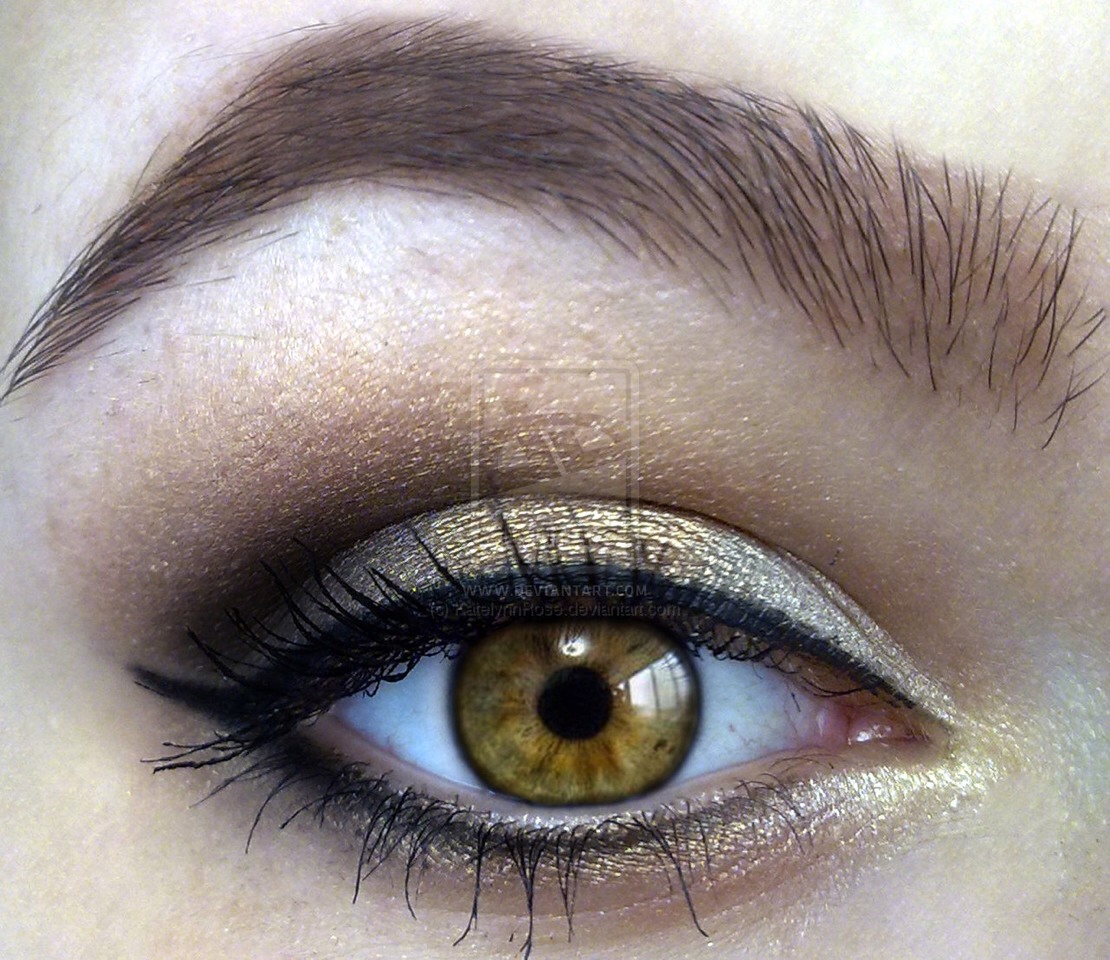 If you have hazel eyes, reach for rich, autumnal colors like browns, golds, and greens!  For daytime, A wash of green or brown over the eyes and gold or bone highlights on the inner corners and centers of the lids!