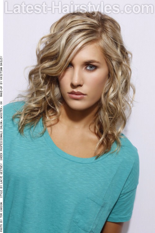 Amethyst

This hairstyle features organic-looking curls with a shiny bouncy finish.