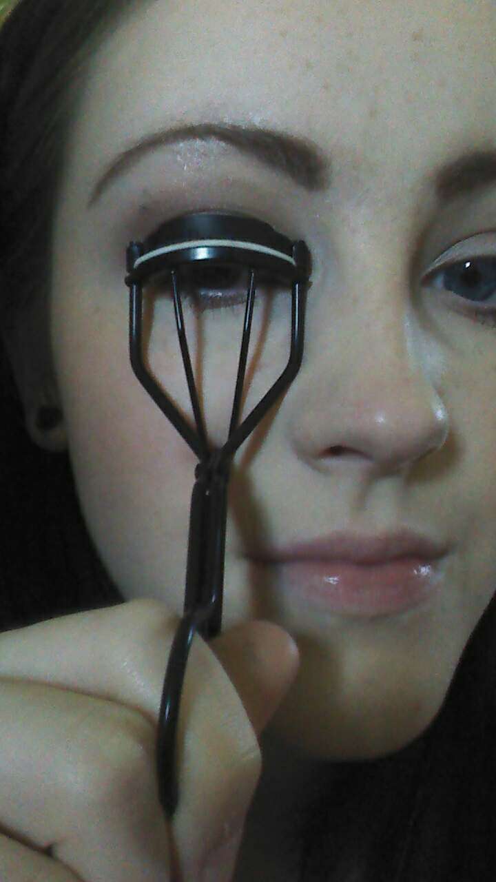 Now that your lashes are dry, it's time to #curl them using your handy dandy #EyelashCurler ! 