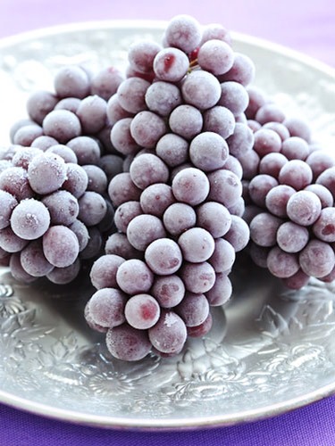 Frozen Grapes:

• 1 Cup Of Frozen Grapes (Approximately 25)