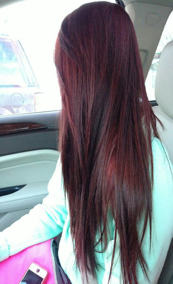 Deep reds are one of my favorite colors to ser when the leaves start to change. Firey, bold, yet so simple. 