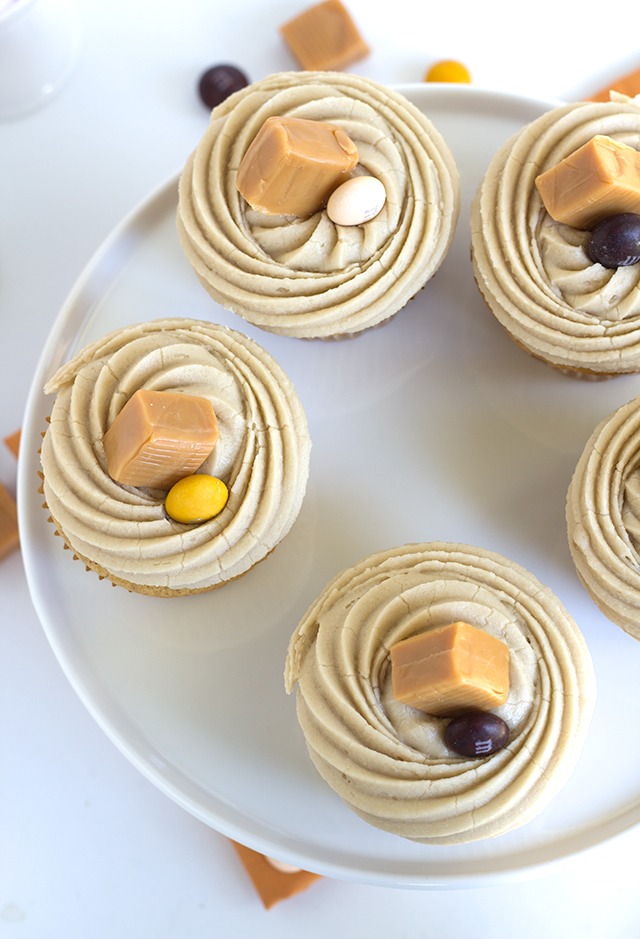 ππSpiced Candy Apple Cupcakes With Crunchy Caramel Frosting!ππ
