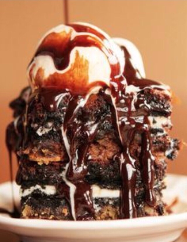 Oreo-cookie Brownie.. Best Desert Ever! #tipit