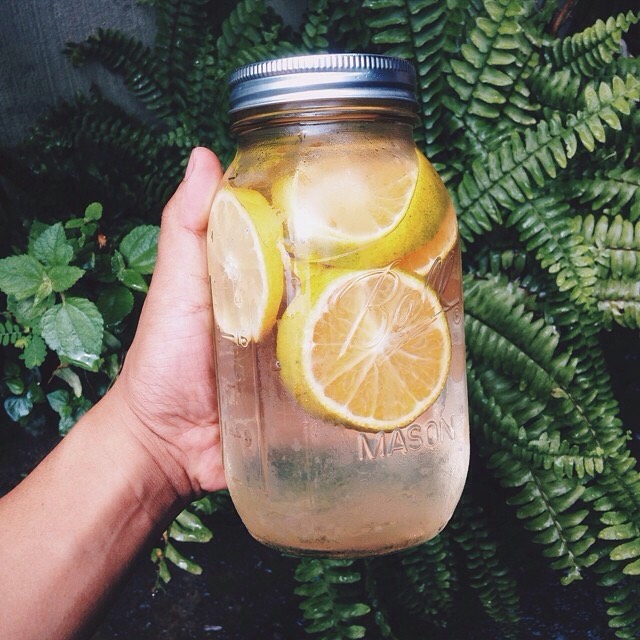 Lemon water tastes great and helps boost metabolism!🍋