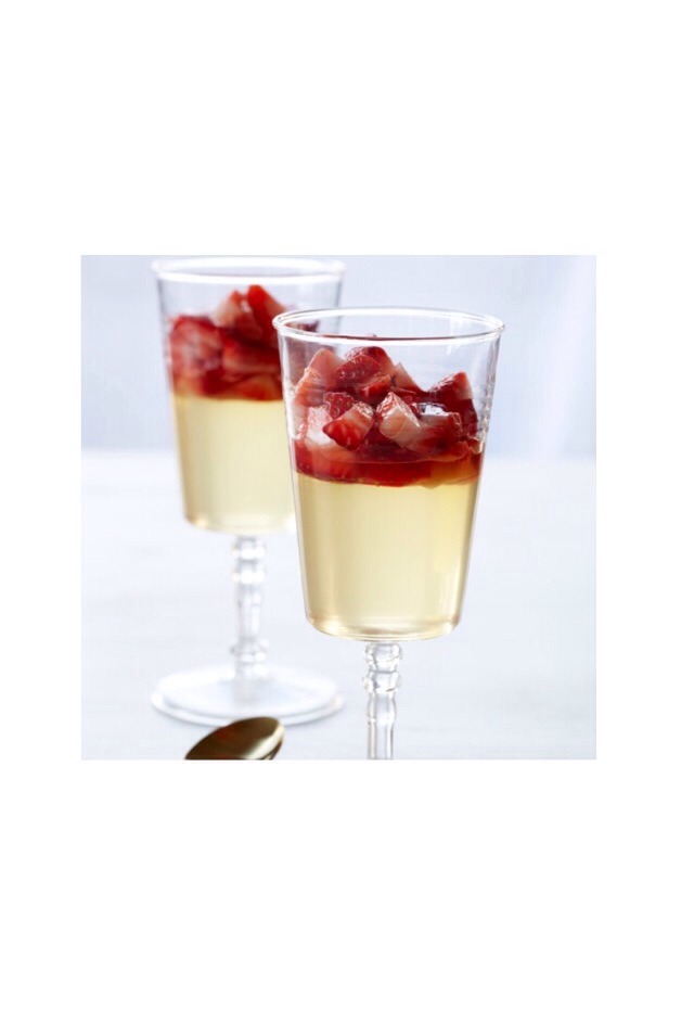 Skip dessert. Not only does dessert usually add extra calories when you are already satisfied and full, the high amounts of sugars and carbs can also lead to bloating.