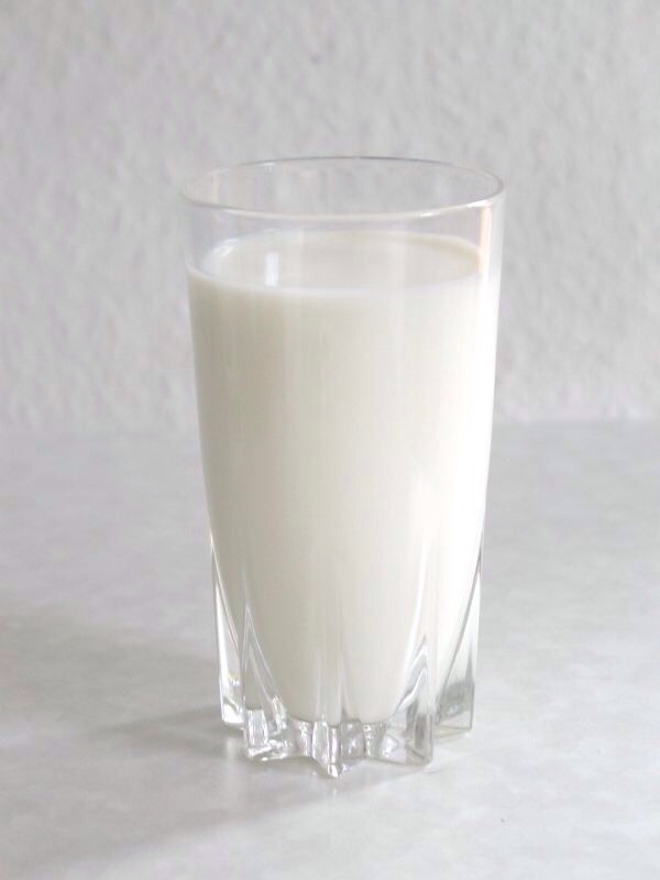 Milk is a good source of calcium. Some studies show that calcium rich foods such as milk protect against periodontal disease, a condition that can lead to tooth loss. In animals, milk also protects against dental caries . Also helps teeth re-mineralize. Don't like the taste of milk? Cheese works too