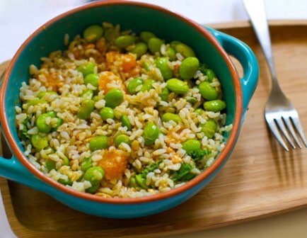 Peanut Mandarin Rice Bowl
This is another great idea for a quick and easy lunch or dinner that uses up different leftovers you have hanging out in your fridge. Put the ingredients together in a bowl and smash them up to meld the flavors. Try this Peanut Mandarin Rice Bowl to get started!
