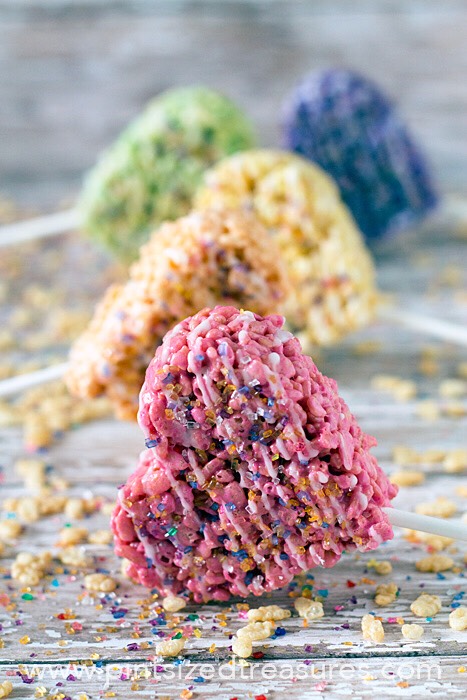 Heart-shaped Rice Krispie Treat Pops!!! 
