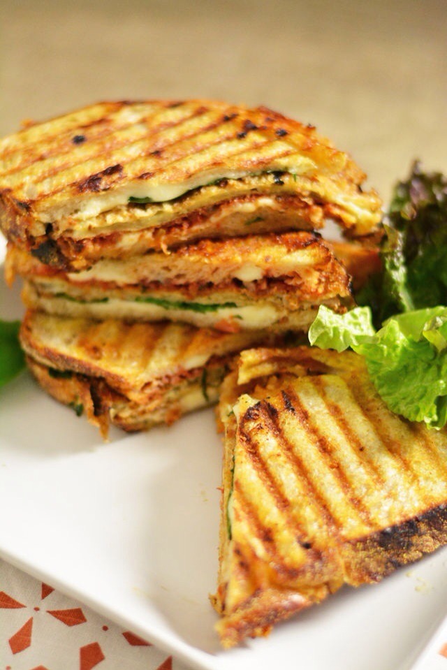 Eggplant Parmesan Panini 😊🍞
http://www.kneadforfood.com/eggplant-parmesan-panini/