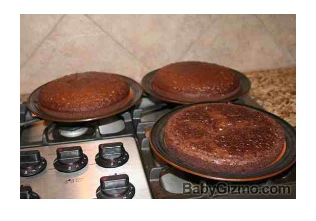 Amazing Chocolate Brownie Cake (: