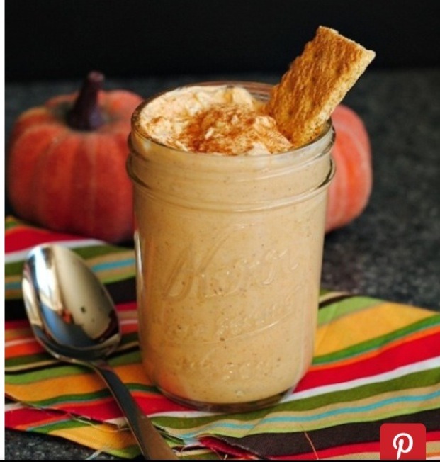 Healthy pumpkin pie breakfast oats