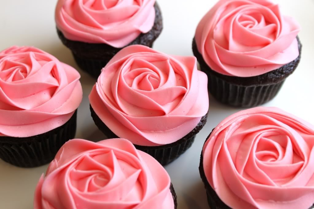 Not-So-Sweet Fluffy Frosting Perfect For Piping!