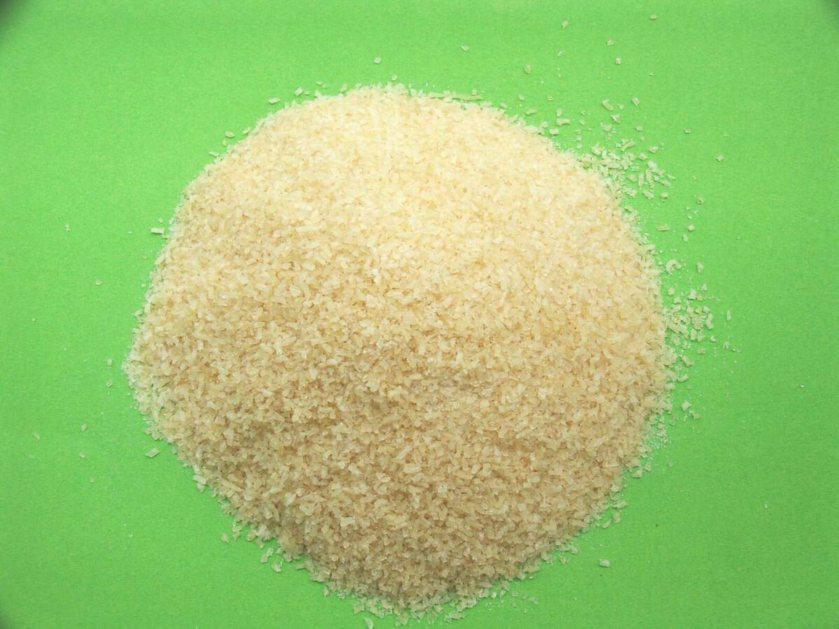 I'm talking in it's natural form, ladies! Everyday, add a packet of gelatin to tea, coffee, or any hot drink. Not only will it make your hair and nails grow like mad, it will strengthen your bones too!