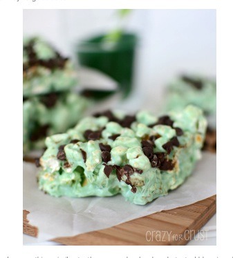 Mint Chocolate Chip Popcorn Treats!!!(: Tastes AMAZING!!!!!(: 